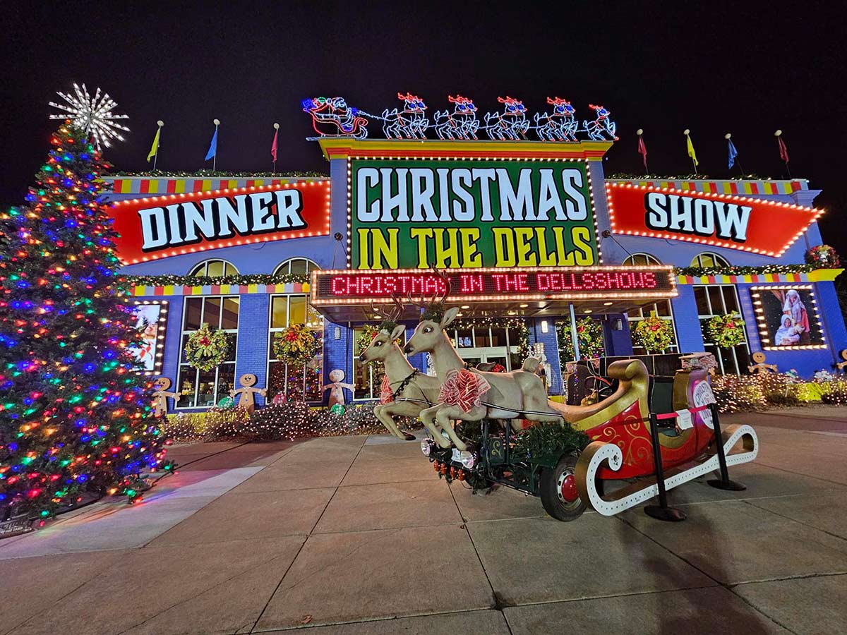Christmas in the Dells Dinner Show - Wisconsin Dells